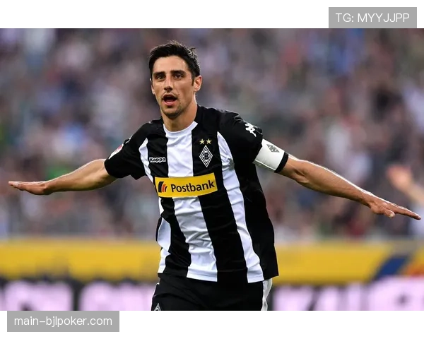 门兴3-2逆转沃尔夫斯堡，普莱亚梅开二度