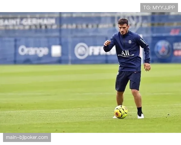 专访布雷斯特门将：谈如何通过录像研究预判对手定位球主罚者习惯